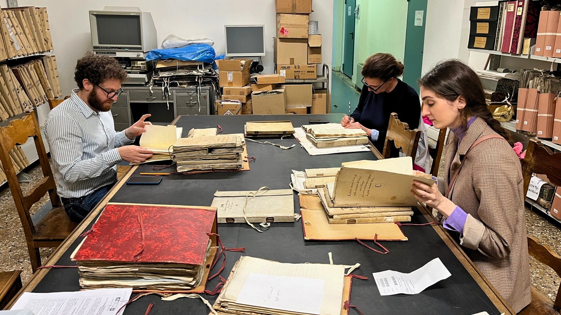 The VeNiss research team engaged in archival research at the State Archives of Venice (© VeNiss Project)