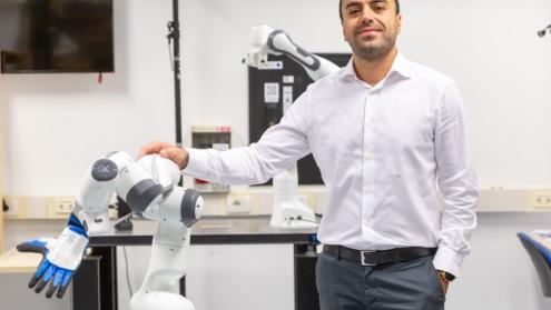 Cover image of Arash Ajoudani has won the IEEE Ras Early Career Award 2021