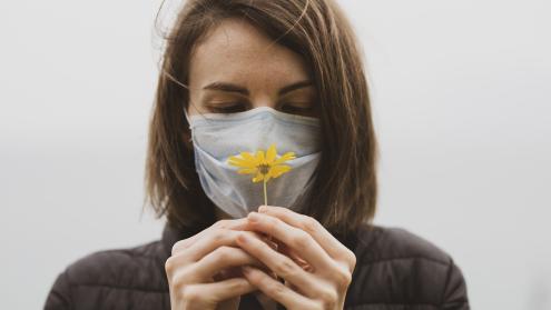 Cover image of Why does coronavirus make people lose their sense of smell?
