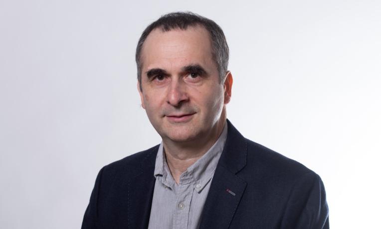 Prof. András Stipsicz Prof. András Stipsicz