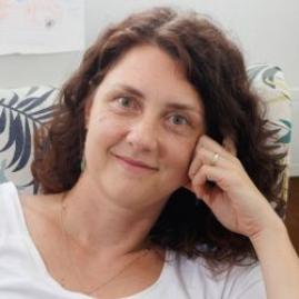 Mojca M. Plesniča