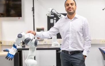 Cover image of Arash Ajoudani has won the IEEE Ras Early Career Award 2021