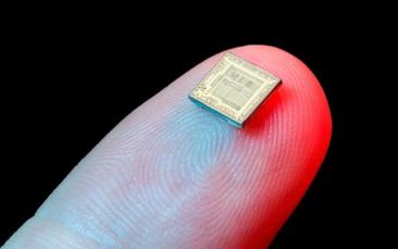 Cover image of Molecular ‘fingerprinting’ technology that fits on a fingertip