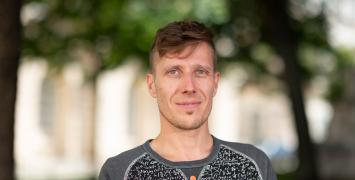 Cover image of Female Spanish scientists bridge the communication gap