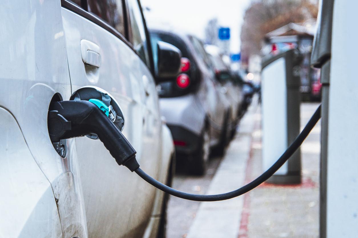 Cover image of Tenfold improvement in liquid batteries mean electric car refuelling could take minutes